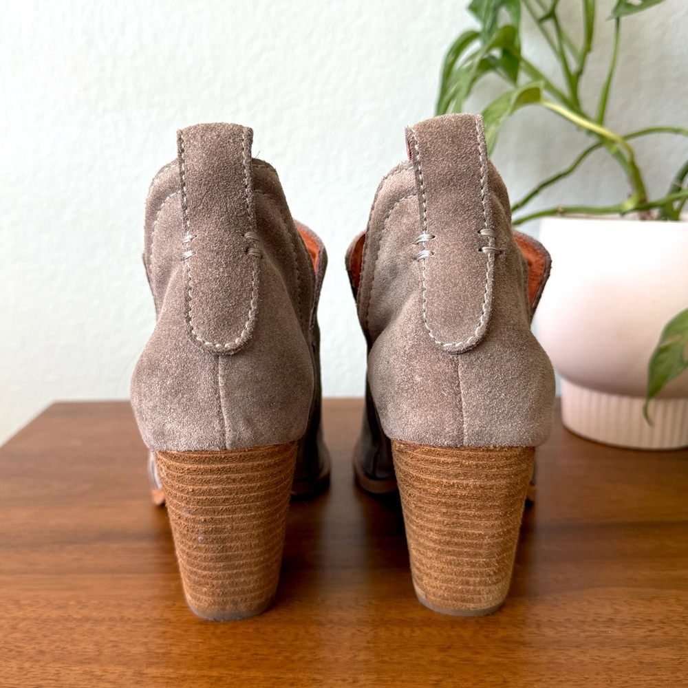 Jeffrey Campbell Rosalee Taupe Grey Suede Ankle Boot Bootie Size 7.5 Block Heel - Picture 4 of 12